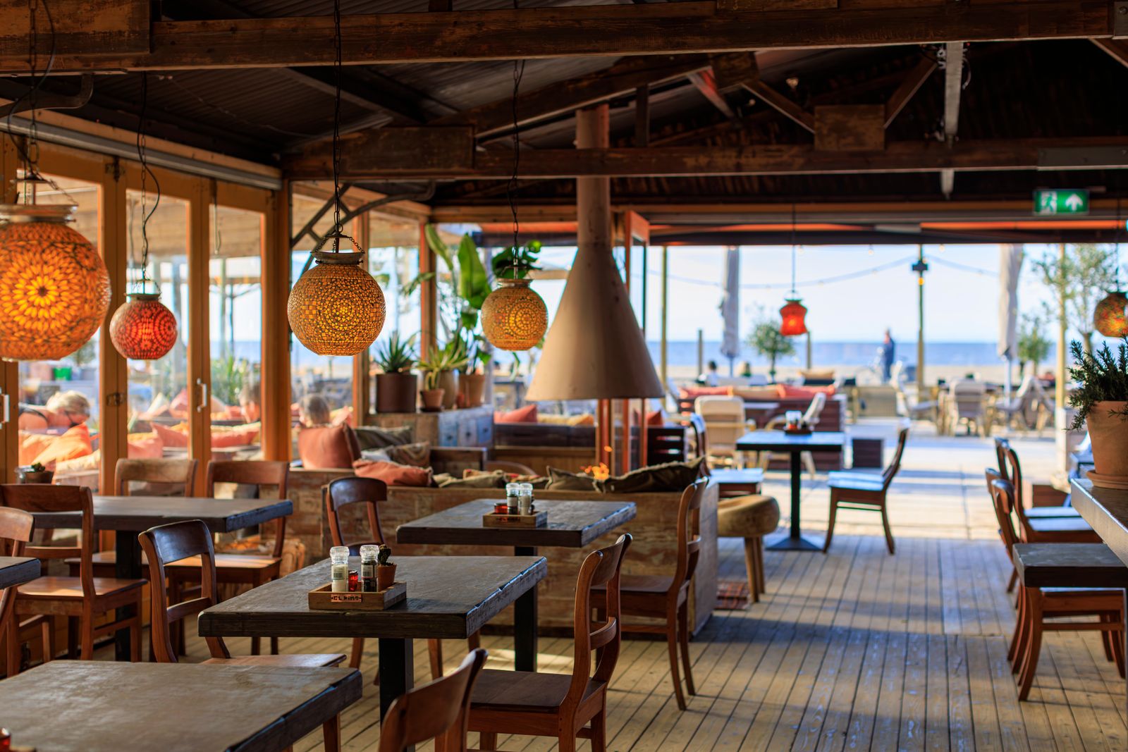 Restaurant interior at El Ni&ntilde;o Beach Club